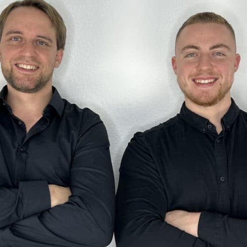 Jan Oplt und Kerem Hansen, Inhaber des Instituts für ganzheitliche Schmerz- und Physiotherapie